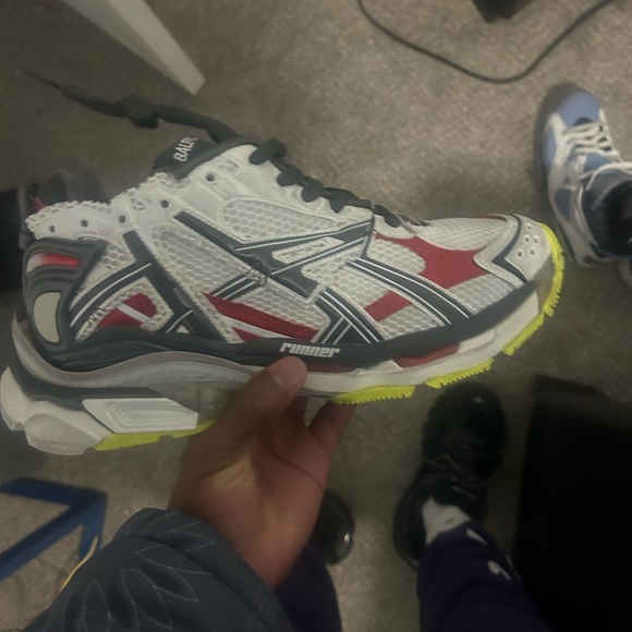 Balenciaga runners and tracks $400 ! 📲🔥🔥 - Picture 2 of 6